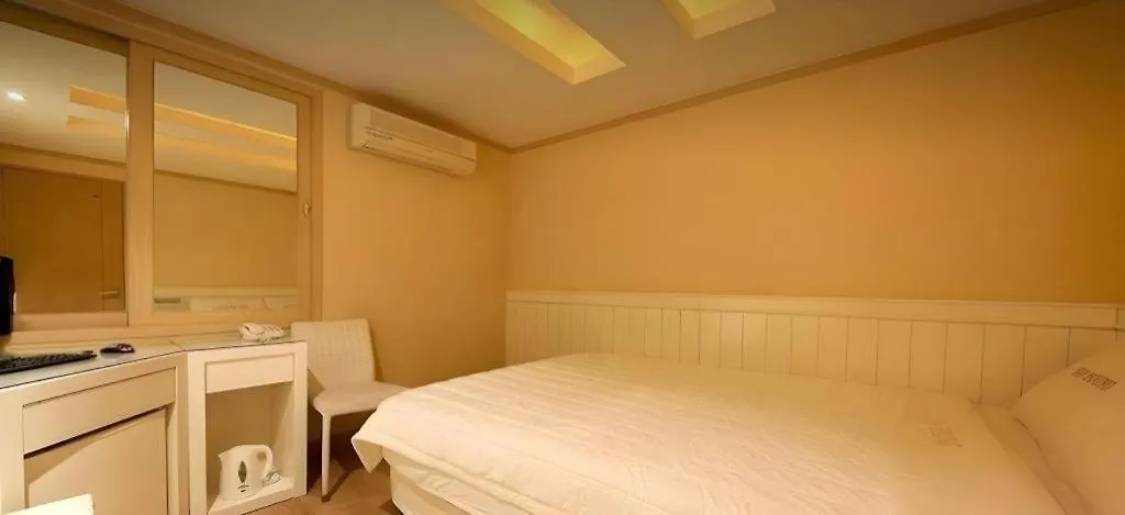 Sinyoung Motel