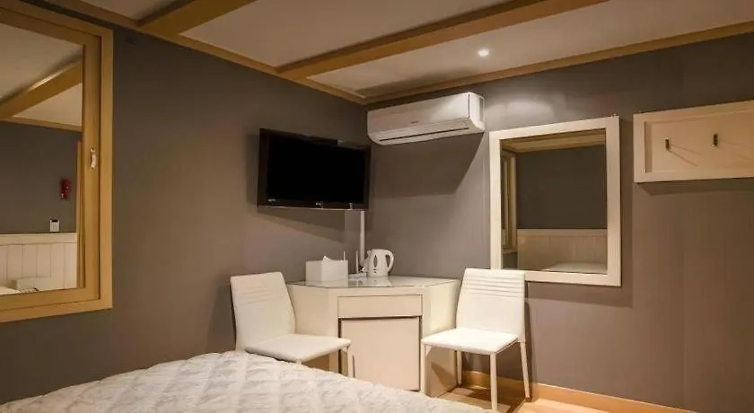 **  Sinyoung Motel South Korea