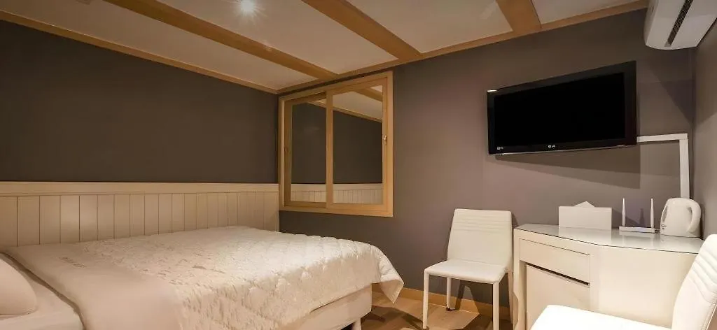 **  Sinyoung Motel South Korea