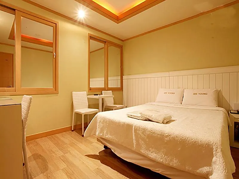 Sinyoung Motel 2*, Seoul