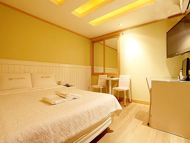 Sinyoung Motel